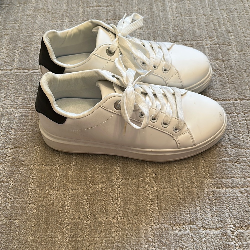 madden girl sneakers - Picture 1 of 3